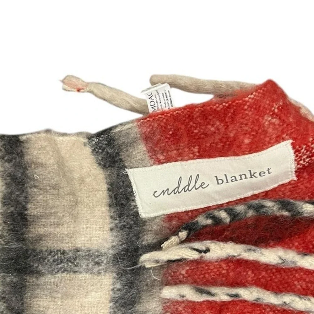 Demdaco Cuddle Blanket Red Cream Plaid‎ Fringed Throw 42x78